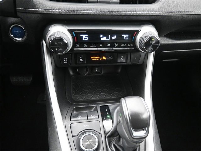 Used 2021 Toyota RAV4 XLE Premium image 31