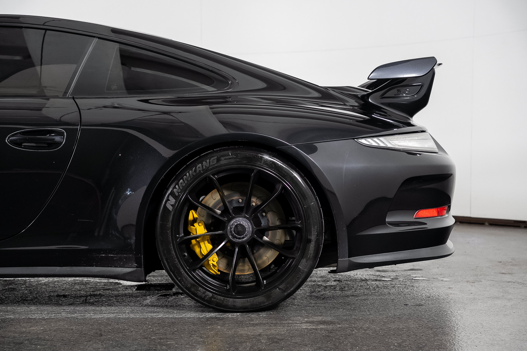 Used 2014 Porsche 911 GT3 w/ Sound Package Plus RWD image 18
