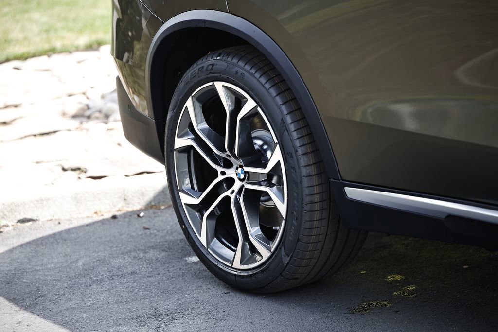 New 2026 BMW X5 xDrive50e w/ Executive Package image 6