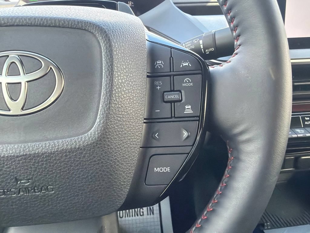Used 2025 Toyota Prius Plug-In Hybrid FWD image 28