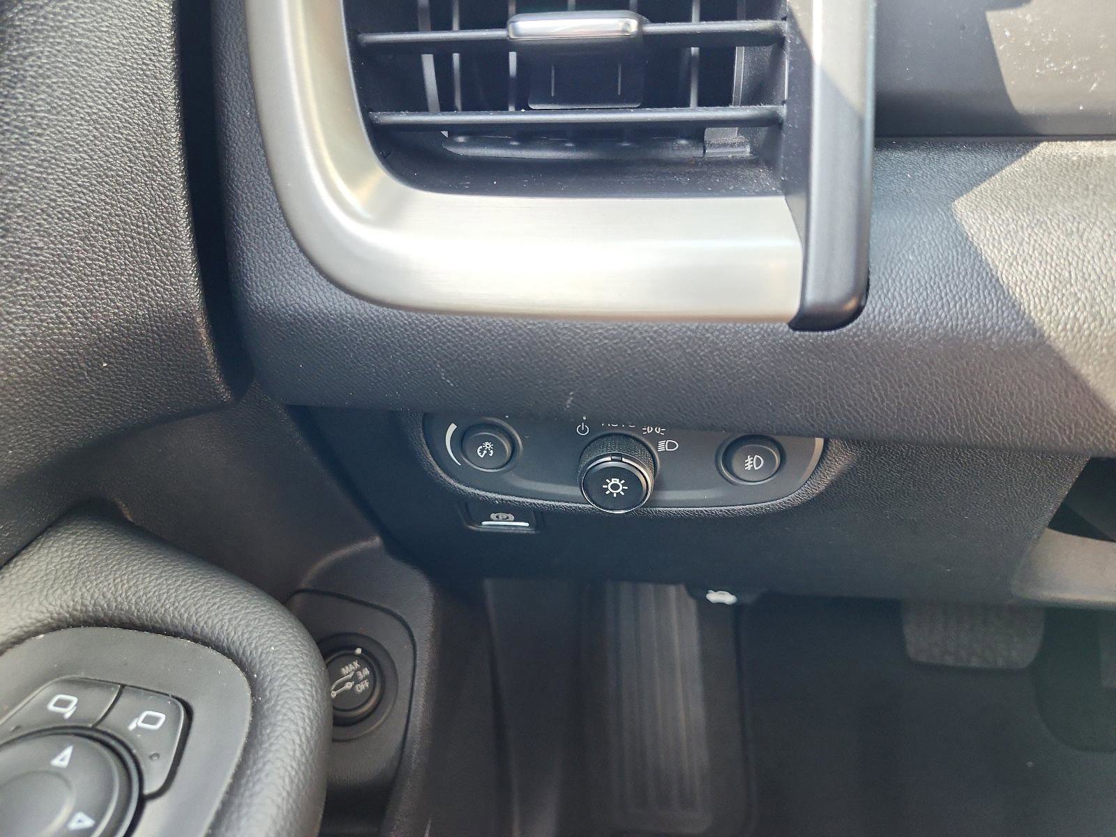 Used 2019 GMC Terrain Denali w/ Advanced Safety Package image 22