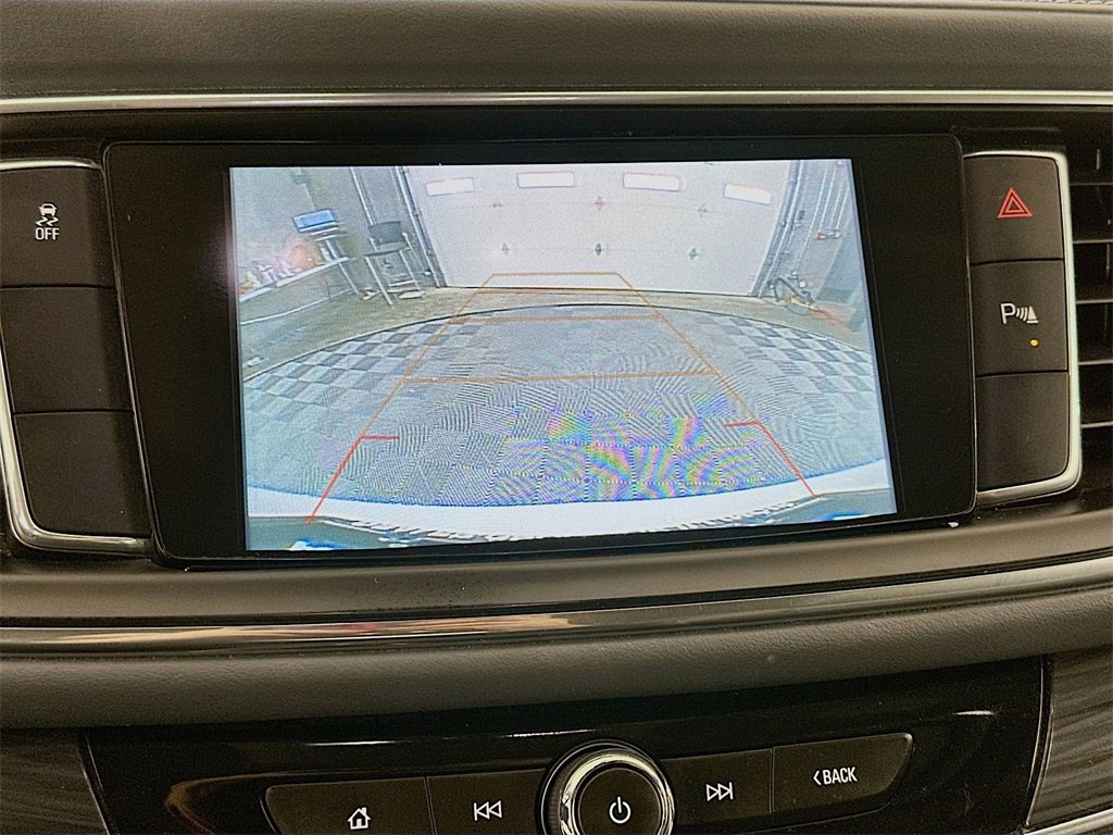 Used 2019 Buick Enclave Essence image 14