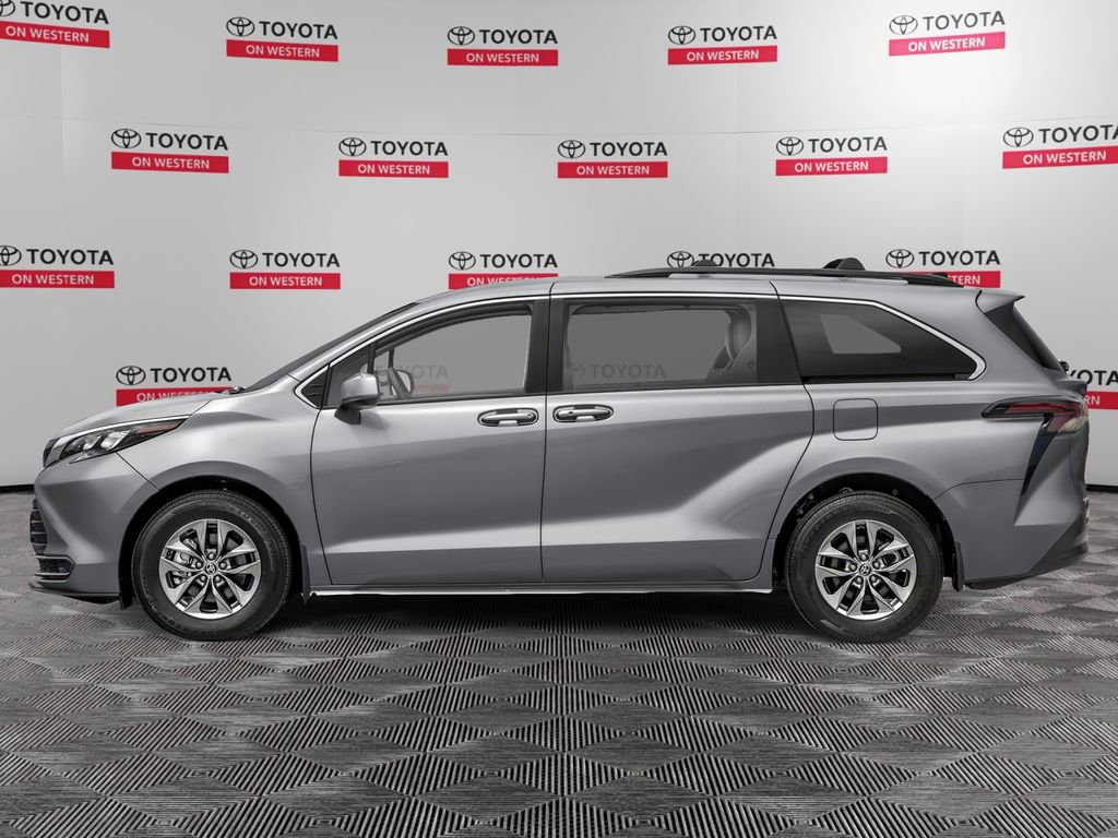 New 2025 Toyota Sienna LE FWD image 3
