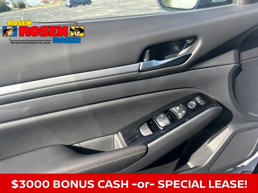 New 2025 Nissan Altima 2.5 SR w/ SR Premium Package image 10