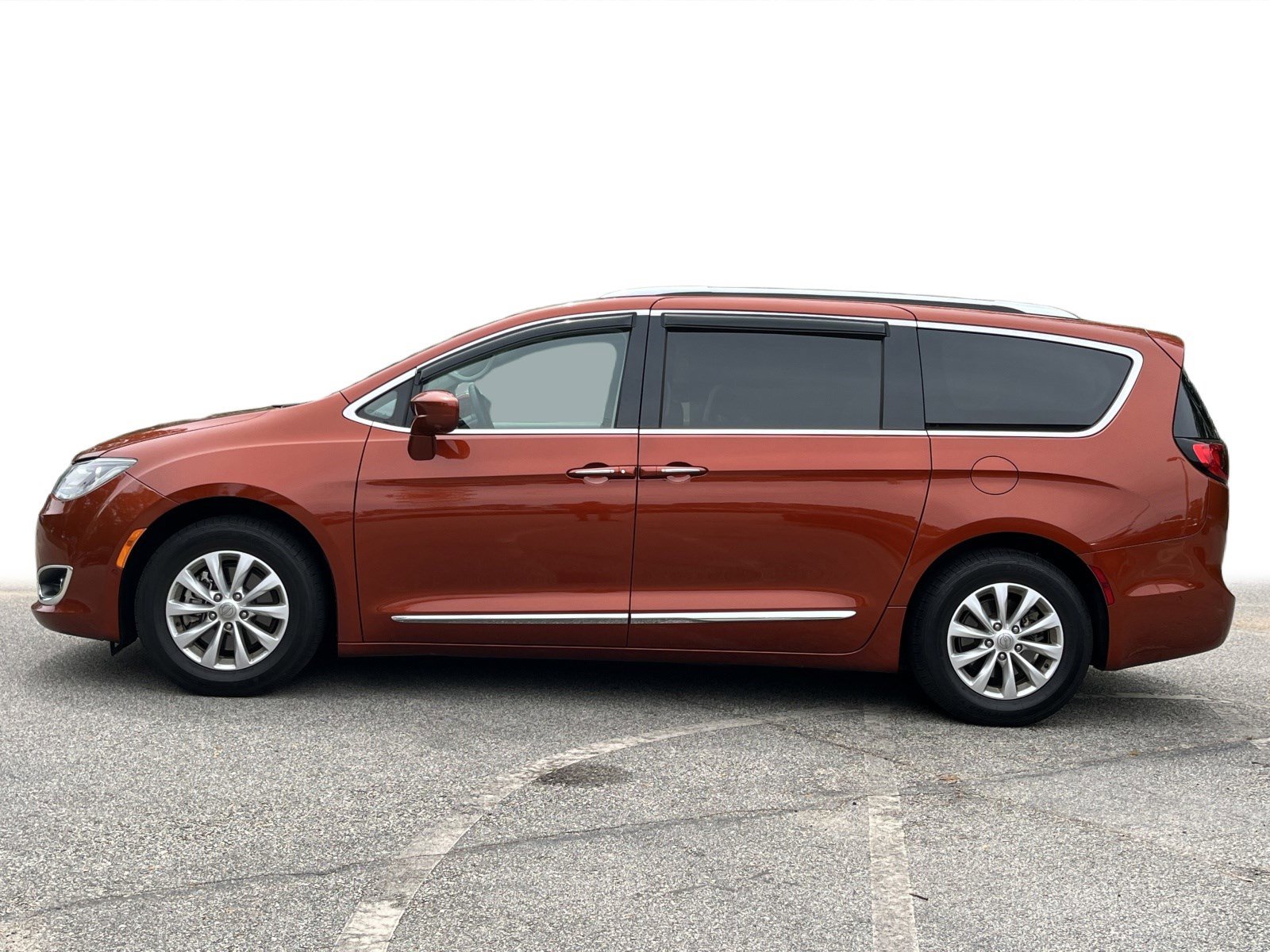 Used 2018 Chrysler Pacifica Touring-L w/ Advanced Safetytec Group image 22