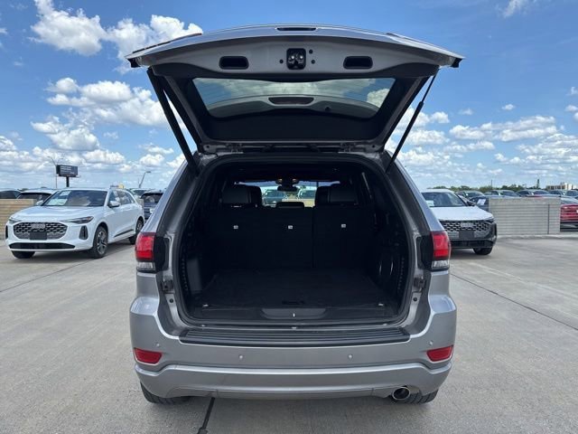 Used 2021 Jeep Grand Cherokee Laredo X AWD/4WD image 9