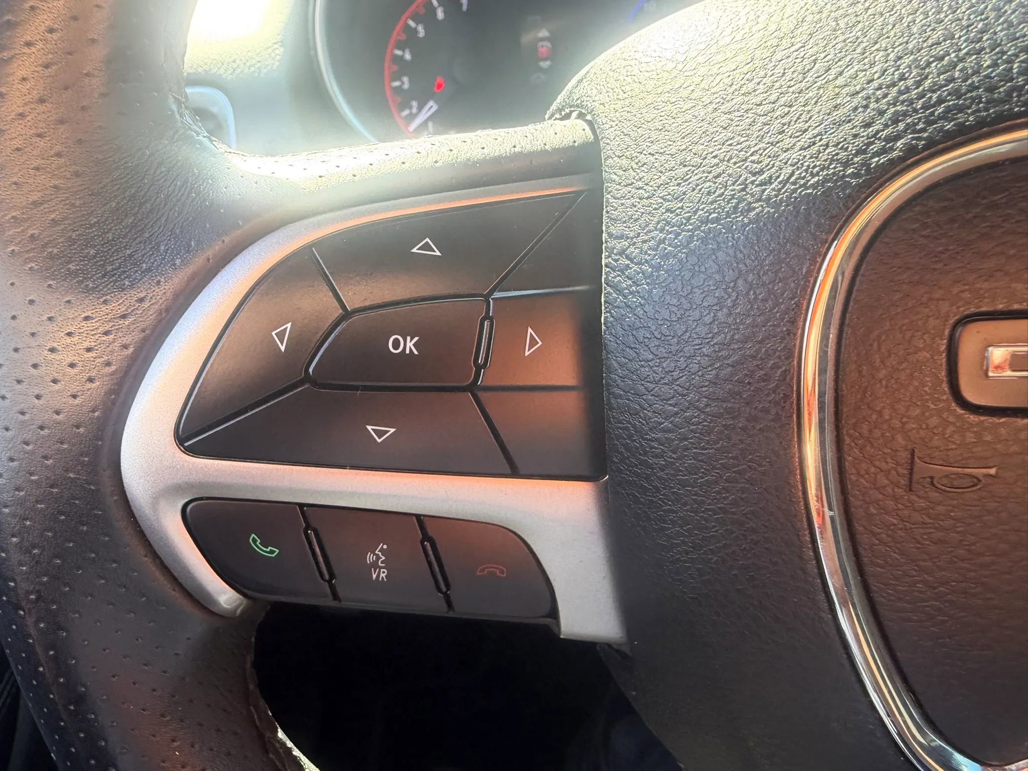 Used 2019 Dodge Durango SXT RWD image 13