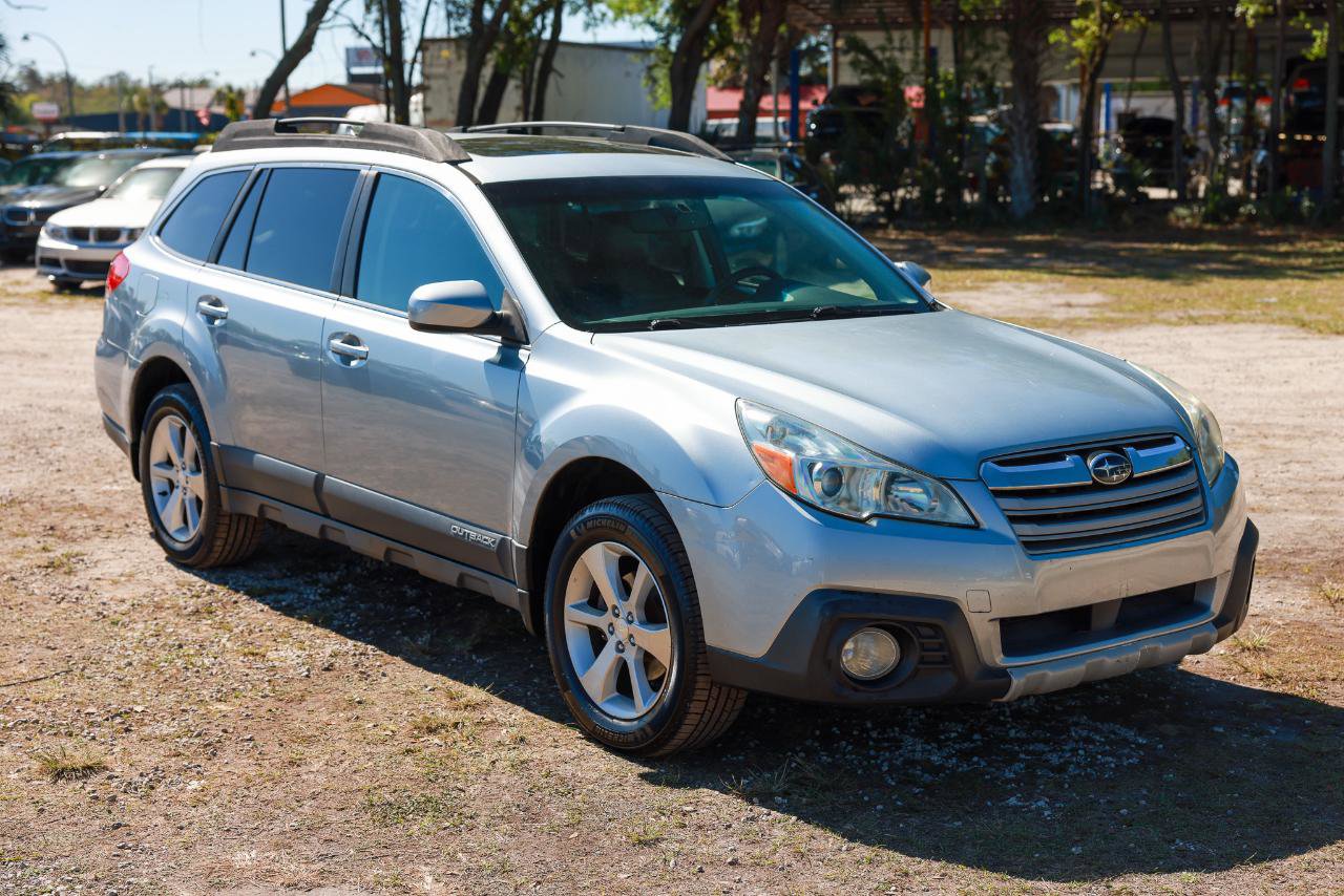 Used 2013 Subaru Outback 2.5i Limited w/ Moonroof Pkg image 15