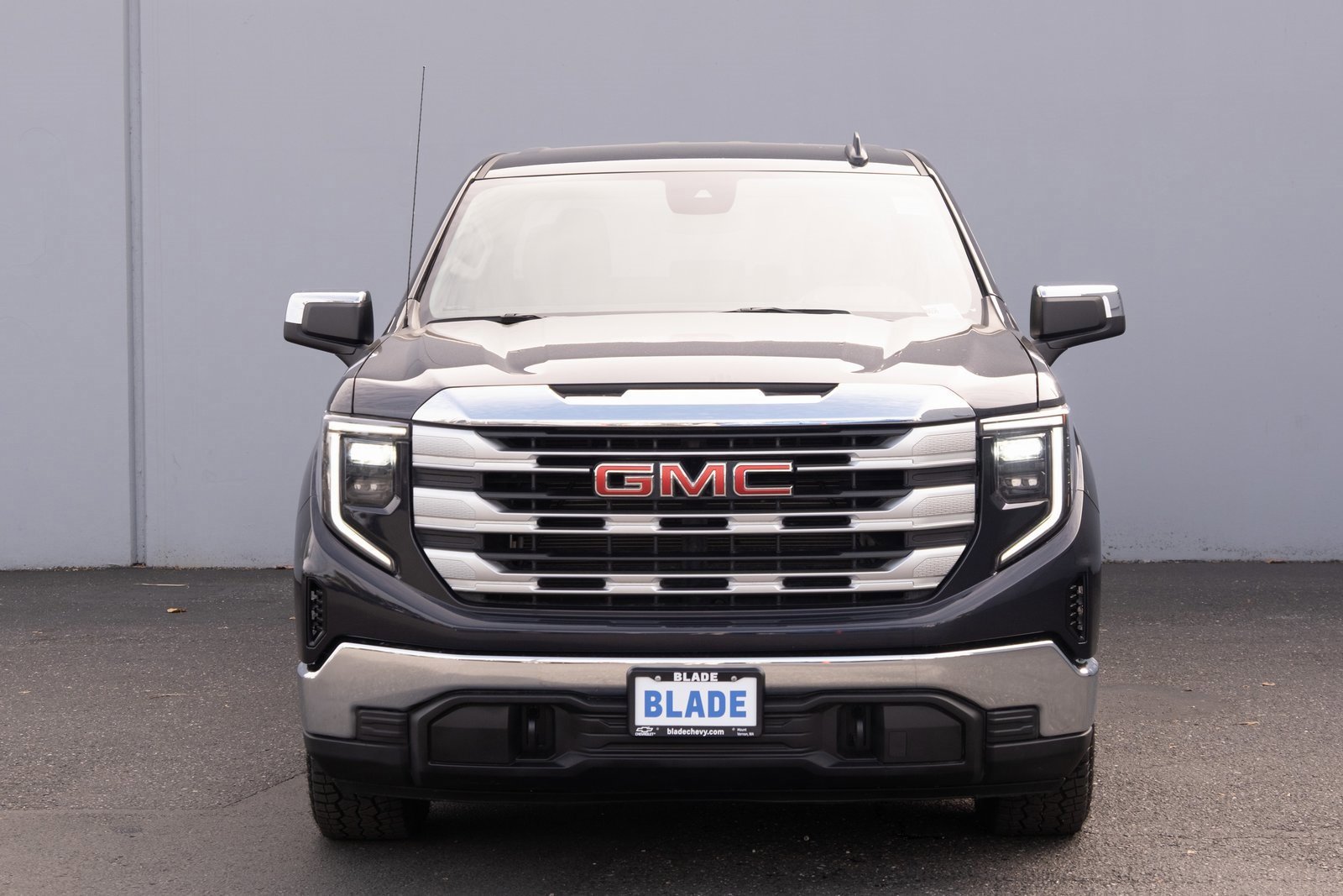 Used 2023 GMC Sierra 1500 SLE image 18