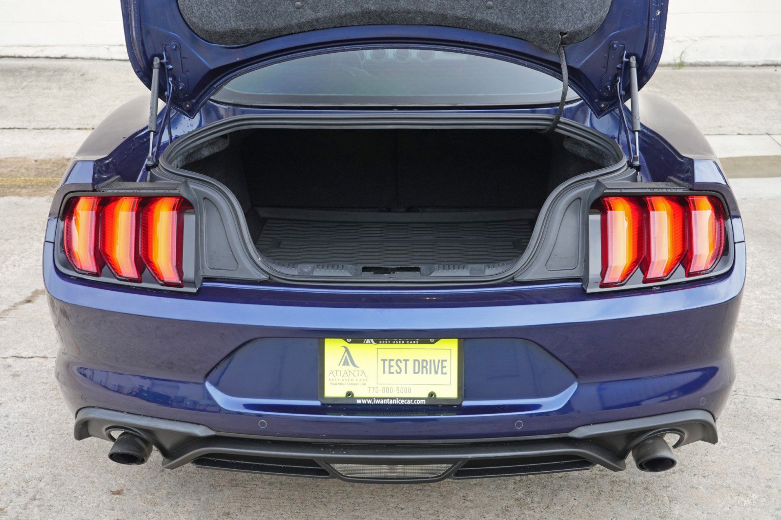 Used 2018 Ford Mustang Premium w/ Equipment Group 201A RWD image 9