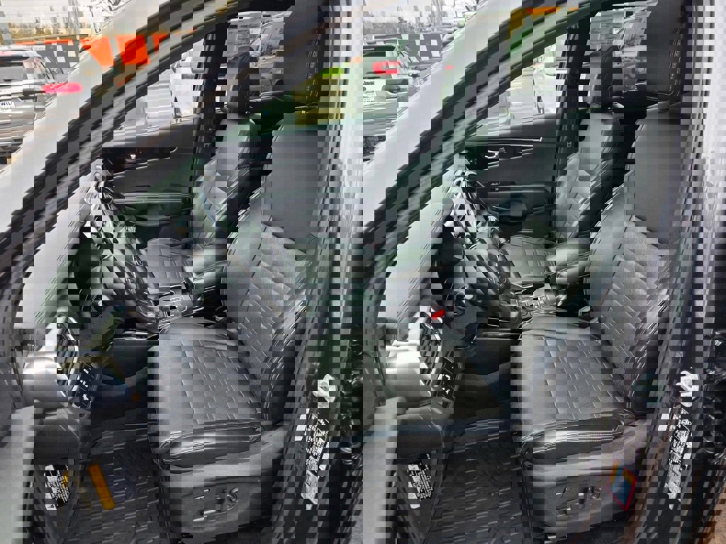 Used 2017 Kia Sorento SX image 7