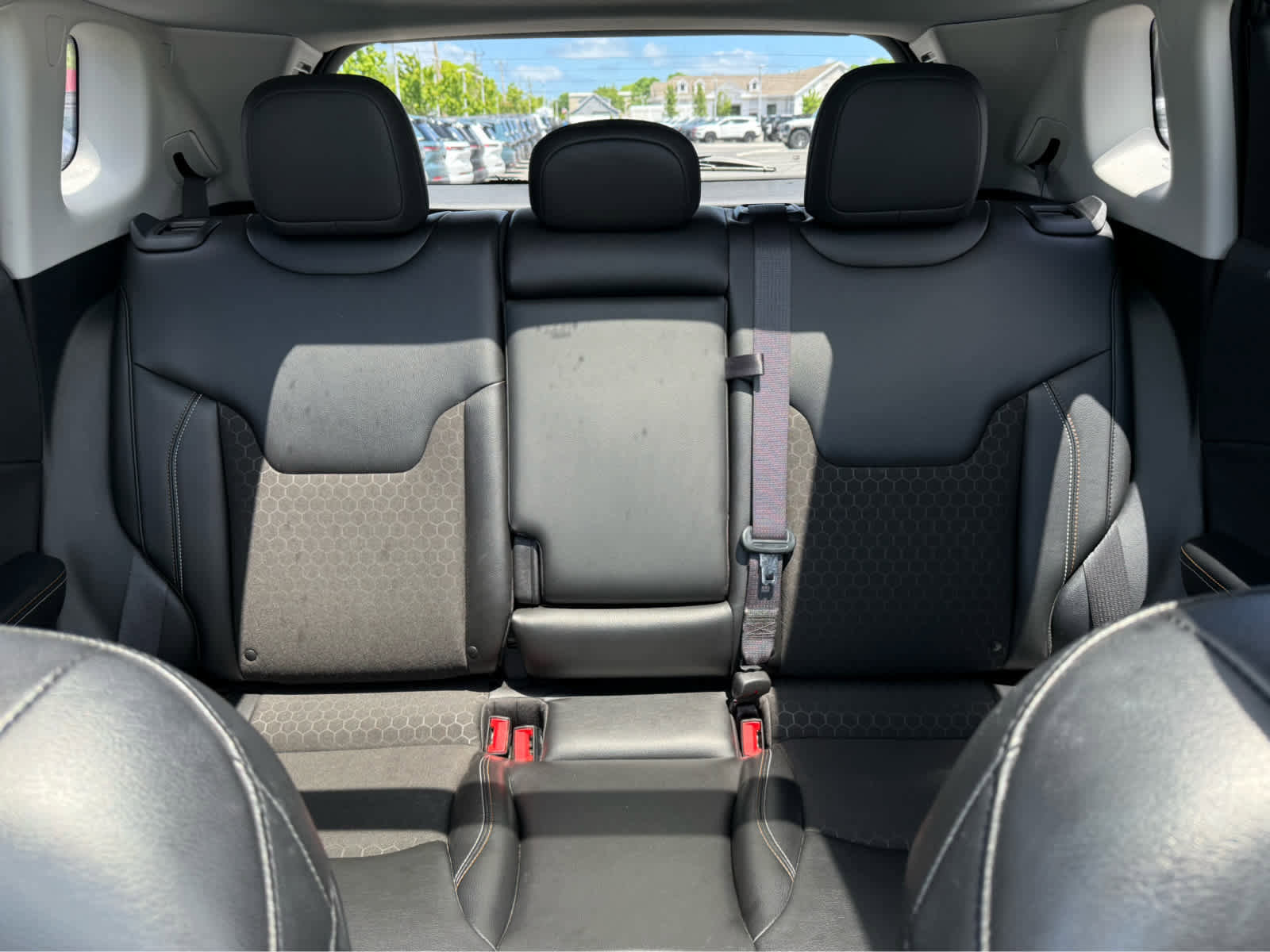 Used 2021 Jeep Compass Latitude w/ Sun and Sound Group AWD/4WD image 27