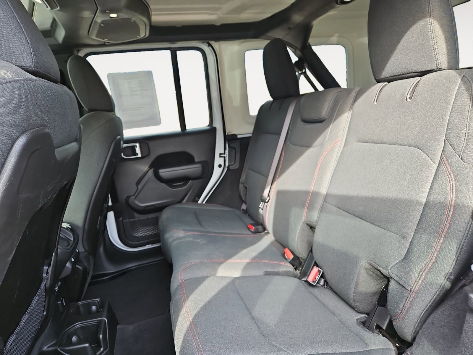 Used 2025 Jeep Wrangler Unlimited Rubicon image 13