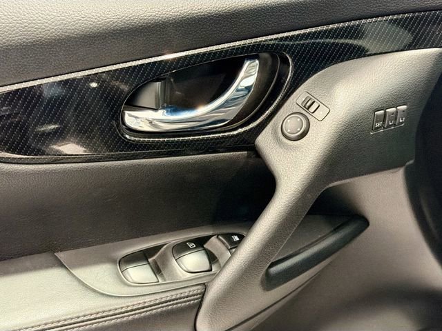 Used 2018 Nissan Rogue SL image 18