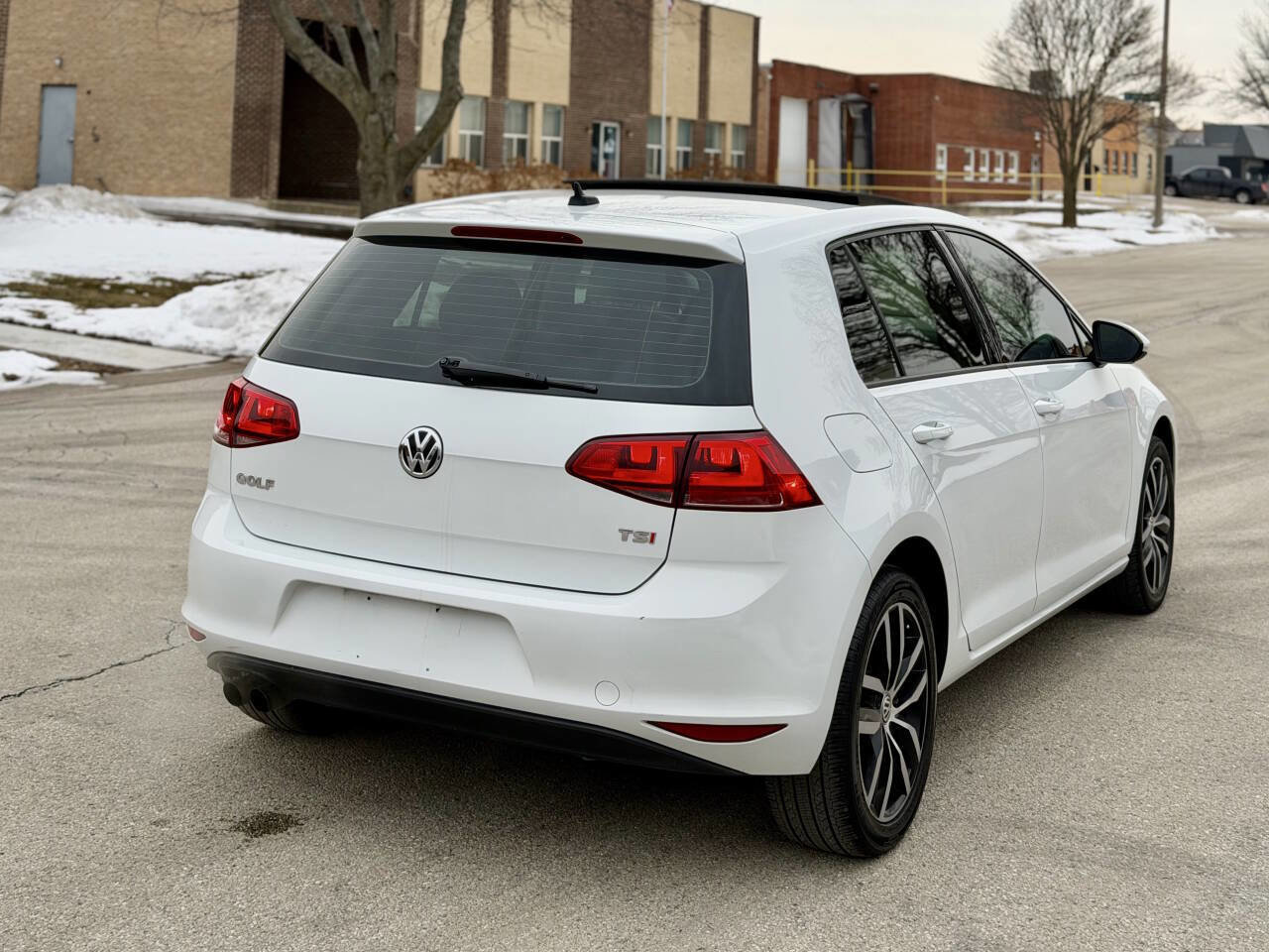 Used 2015 Volkswagen Golf SE image 6