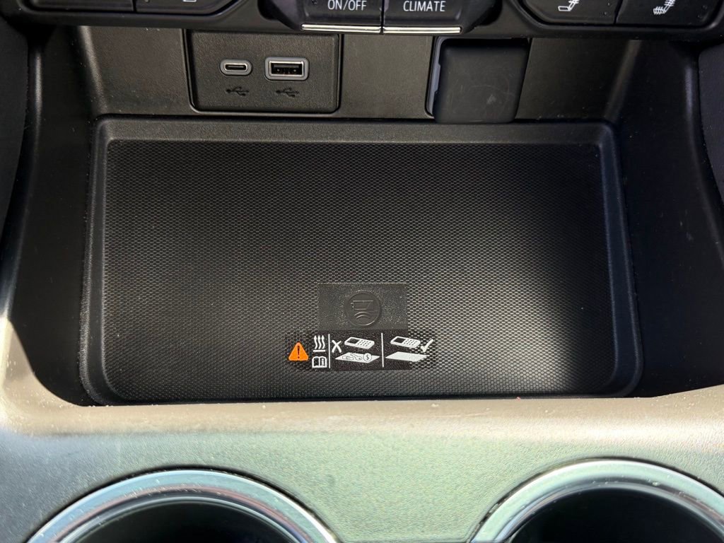 Used 2024 Chevrolet Tahoe Z71 w/ Z71 Off-Road Package AWD/4WD image 3