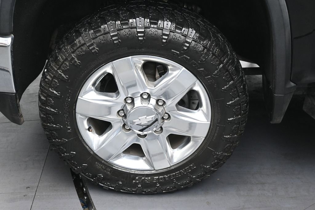 Used 2020 Chevrolet Silverado 3500 LTZ w/ LTZ Texas Edition image 38