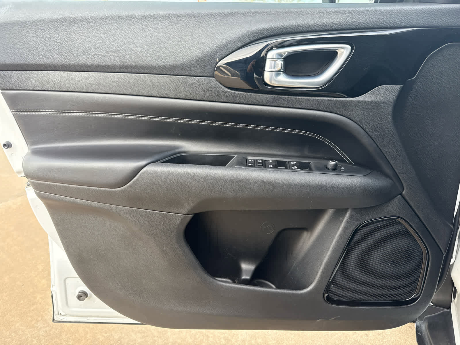 Used 2023 Jeep Compass Altitude image 15