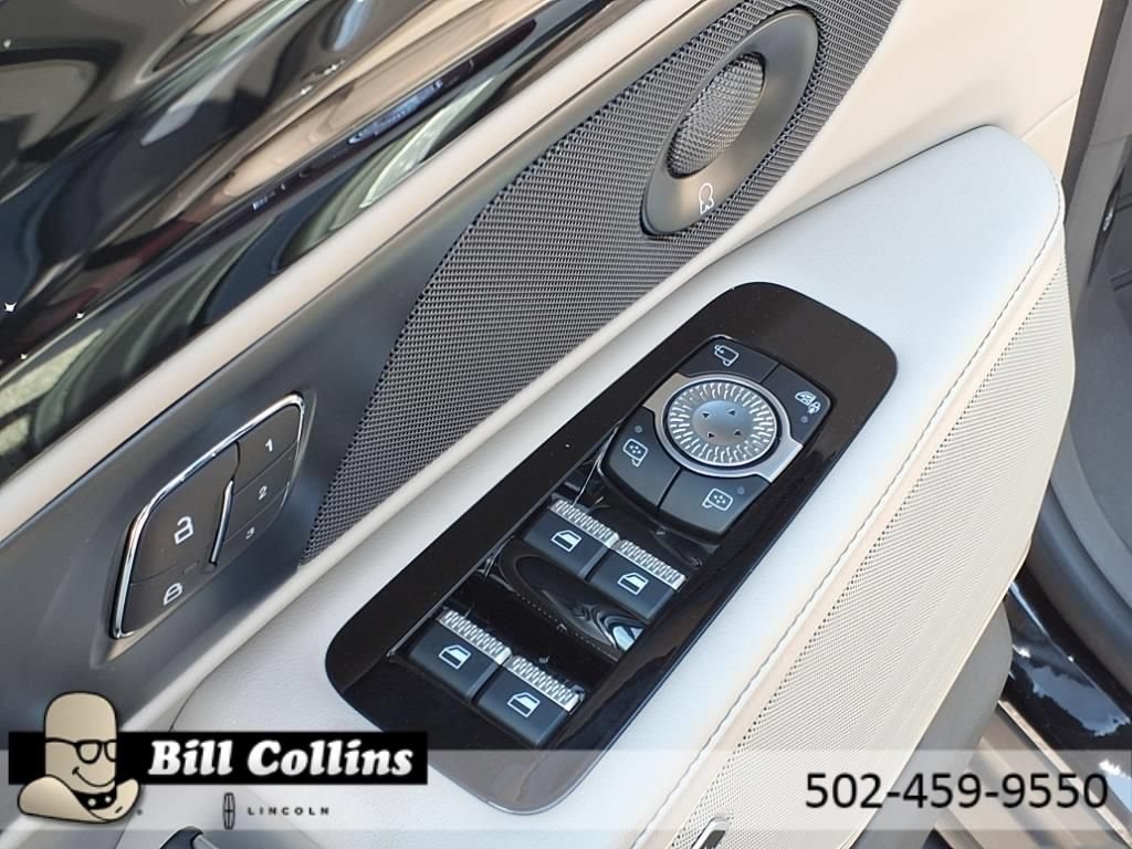 New 2025 Lincoln Nautilus Reserve w/ Jet Appearance Package AWD/4WD image 15