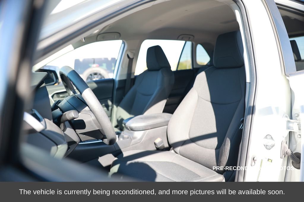 Used 2024 Toyota RAV4 LE image 10