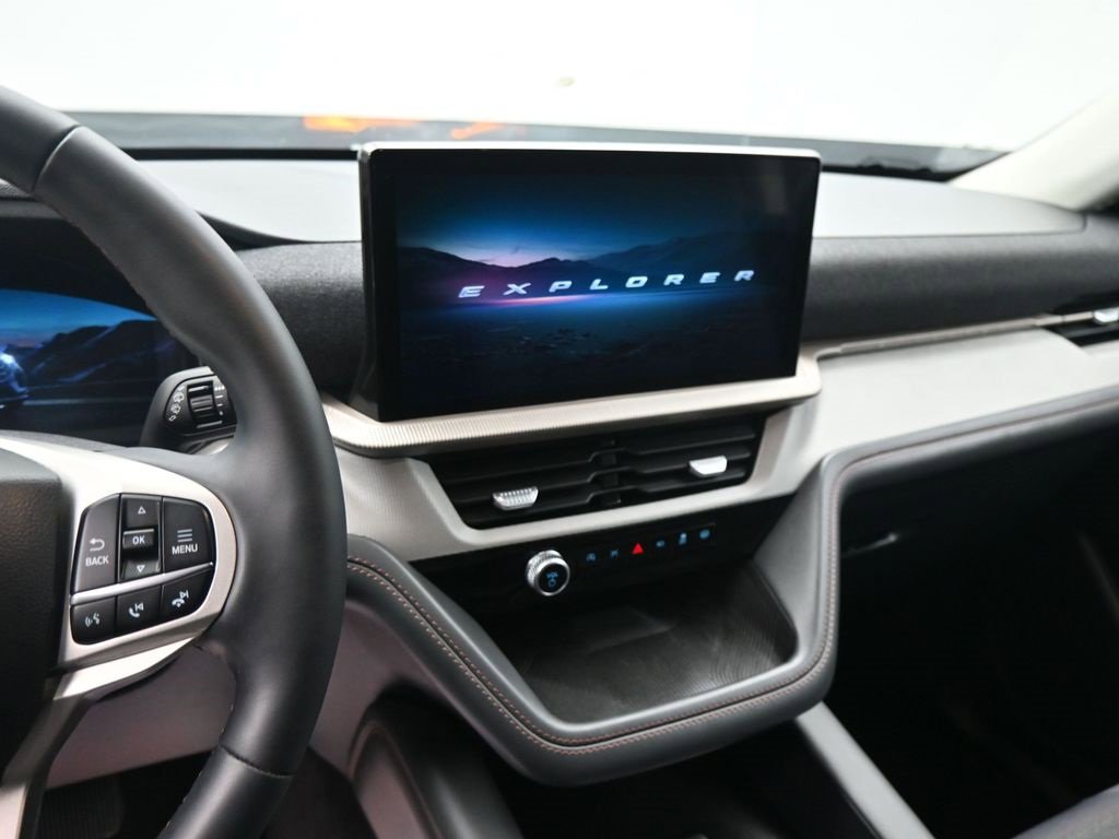 Certified 2025 Ford Explorer Active image 13
