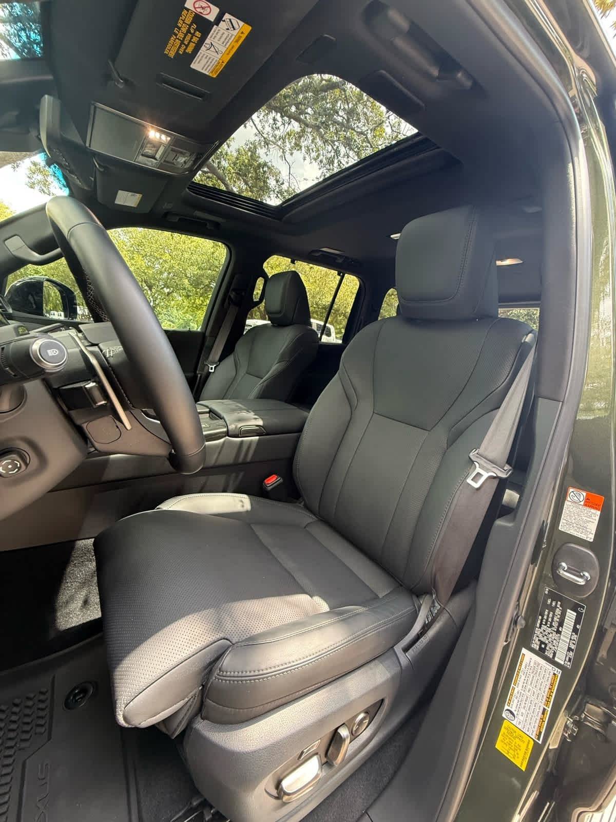 Used 2026 Lexus LX 700h Overtrail w/ Accessory Package (Z1) AWD/4WD image 9
