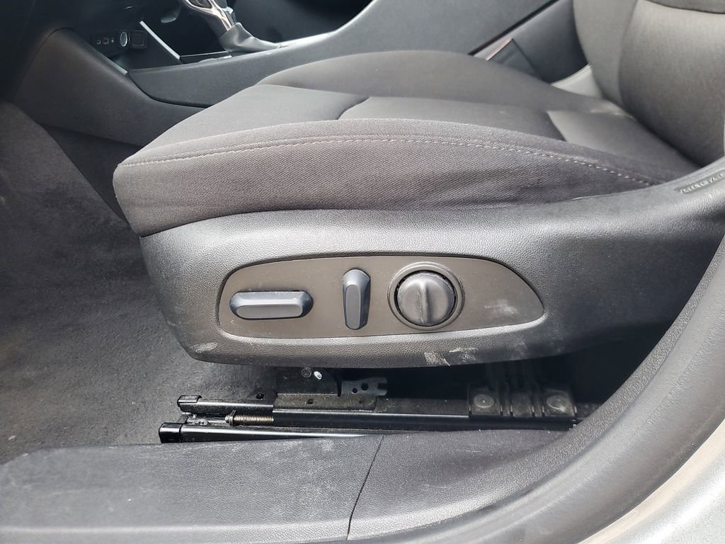 Used 2024 Chevrolet Malibu LT image 14