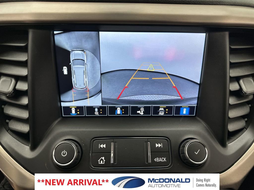 Used 2021 GMC Acadia Denali w/ Denali Ultimate Package AWD/4WD image 17