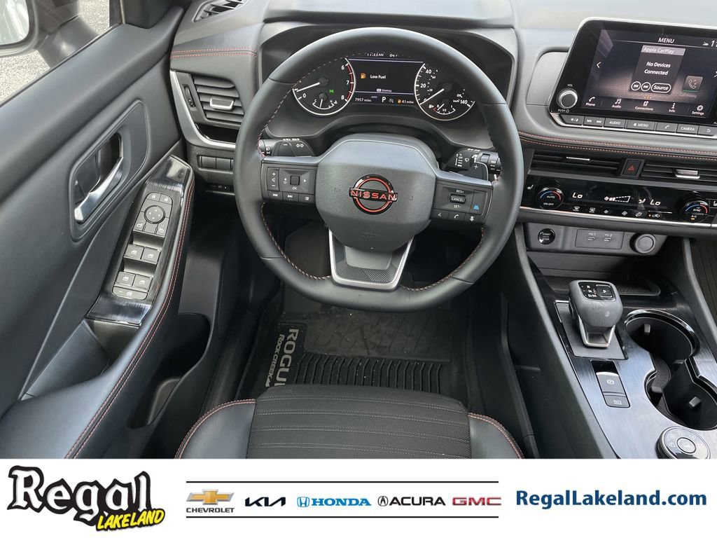 Used 2025 Nissan Rogue SV image 14