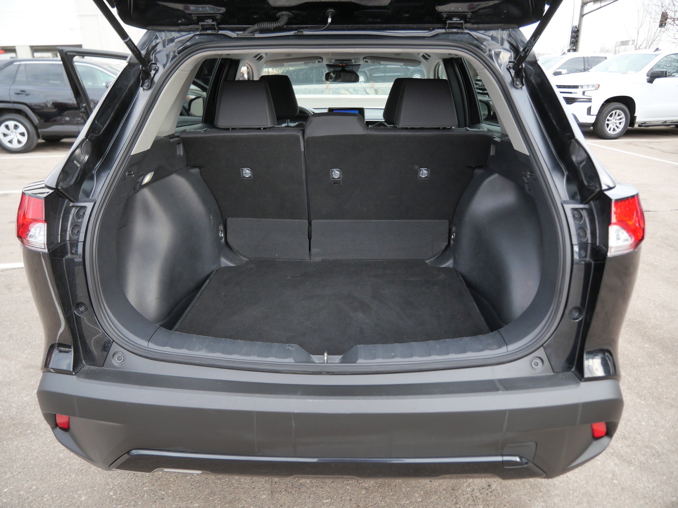 Certified 2025 Toyota Corolla Cross LE image 19