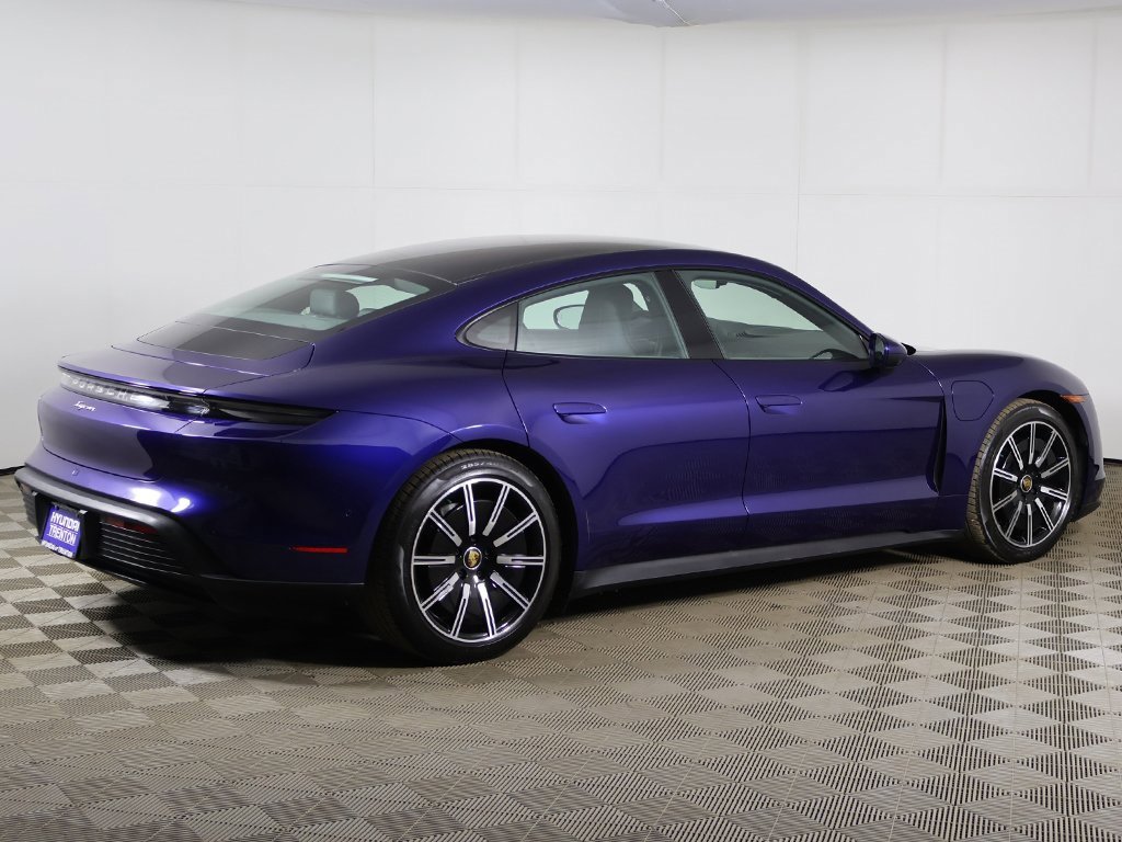 Used 2023 Porsche Taycan image 12