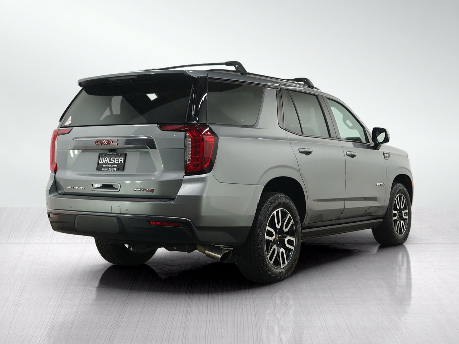 Used 2023 GMC Yukon AT4 w/ AT4 Premium Package AWD/4WD image 5