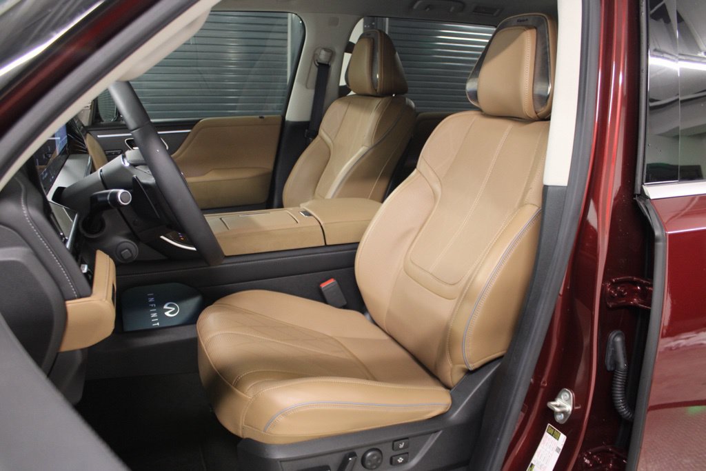 Certified 2025 INFINITI QX80 Sensory AWD/4WD image 5