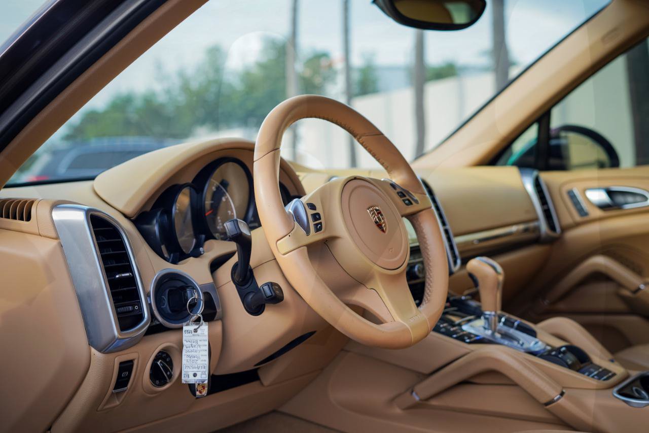 Used 2014 Porsche Cayenne AWD/4WD image 9