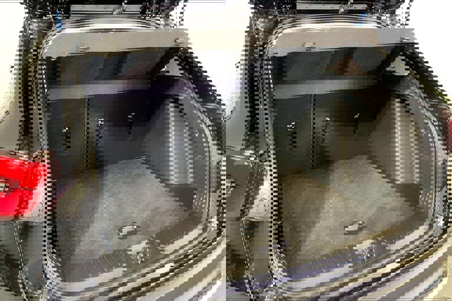 Used 2025 Chevrolet Trax LT w/ LT Convenience Package image 4