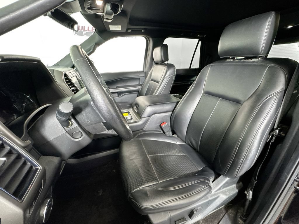 Used 2020 Ford Expedition XLT w/ Equipment Group 202A AWD/4WD image 21