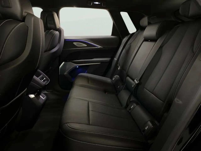 Used 2024 Cadillac Lyriq Luxury RWD image 21