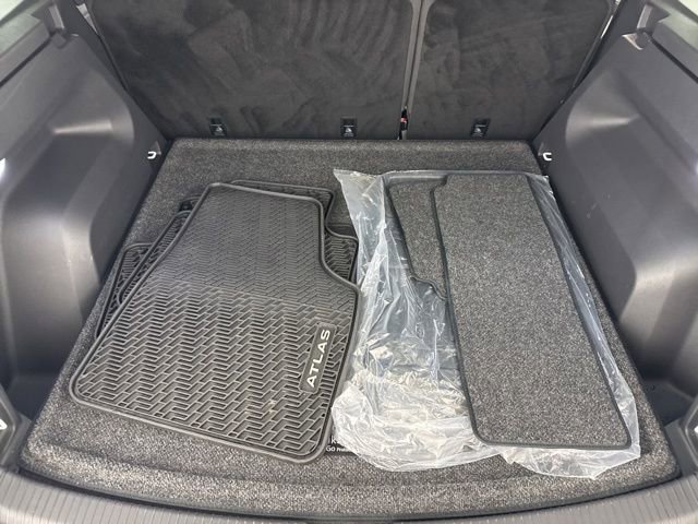 Used 2025 Volkswagen Atlas Cross Sport SEL R-Line image 26