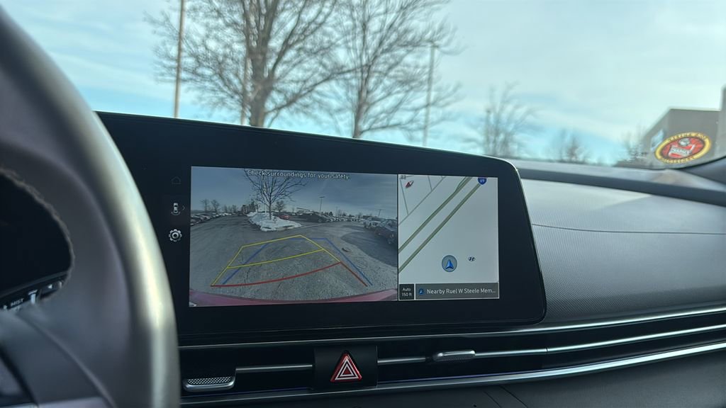 Used 2025 Hyundai Elantra SEL image 22