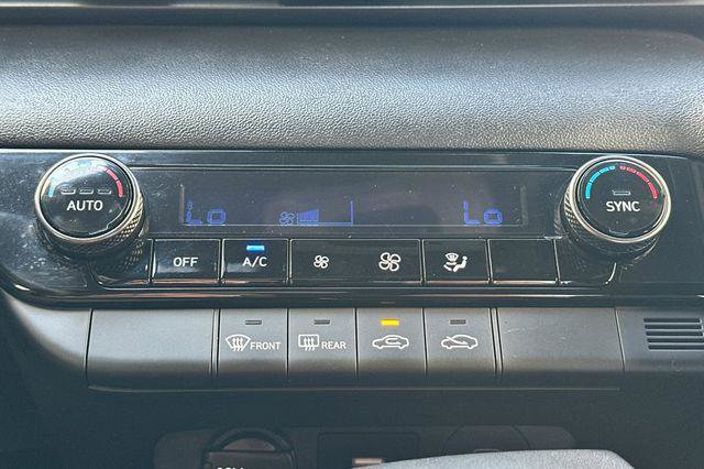 Used 2025 Hyundai Elantra Sport image 20