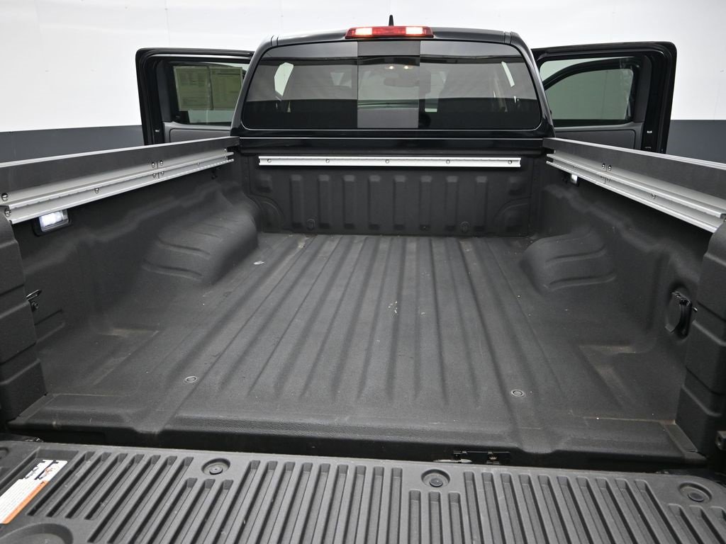 Used 2024 Nissan Frontier SV image 11