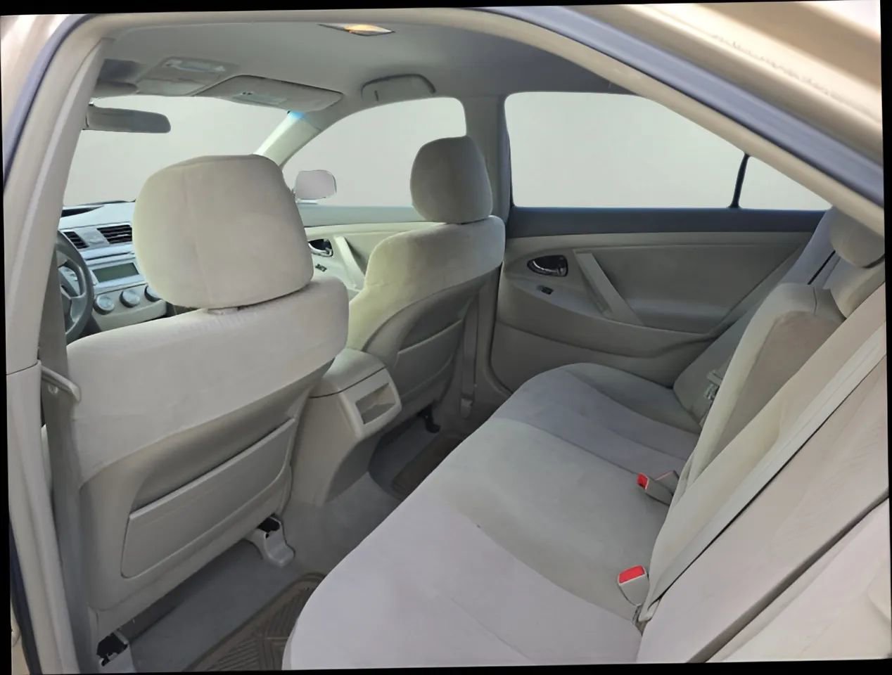 Used 2010 Toyota Camry LE image 11