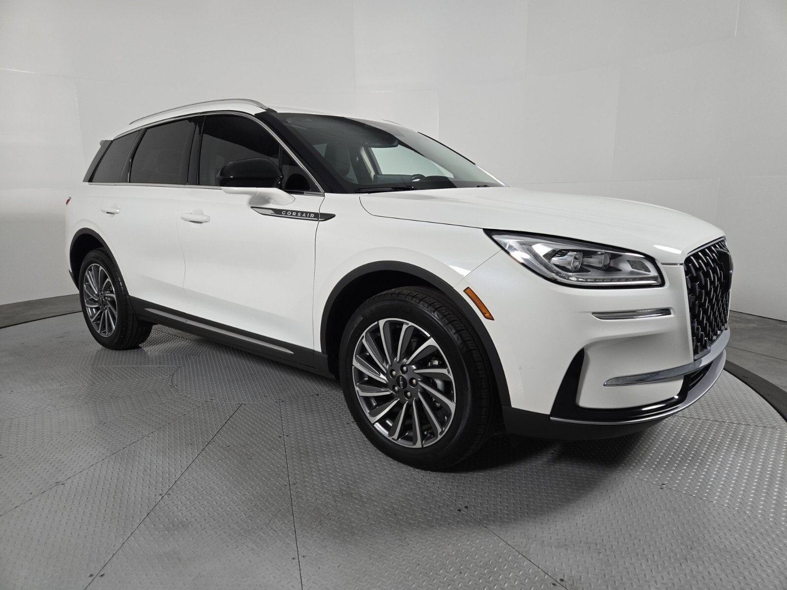 Used 2023 Lincoln Corsair Reserve image 15