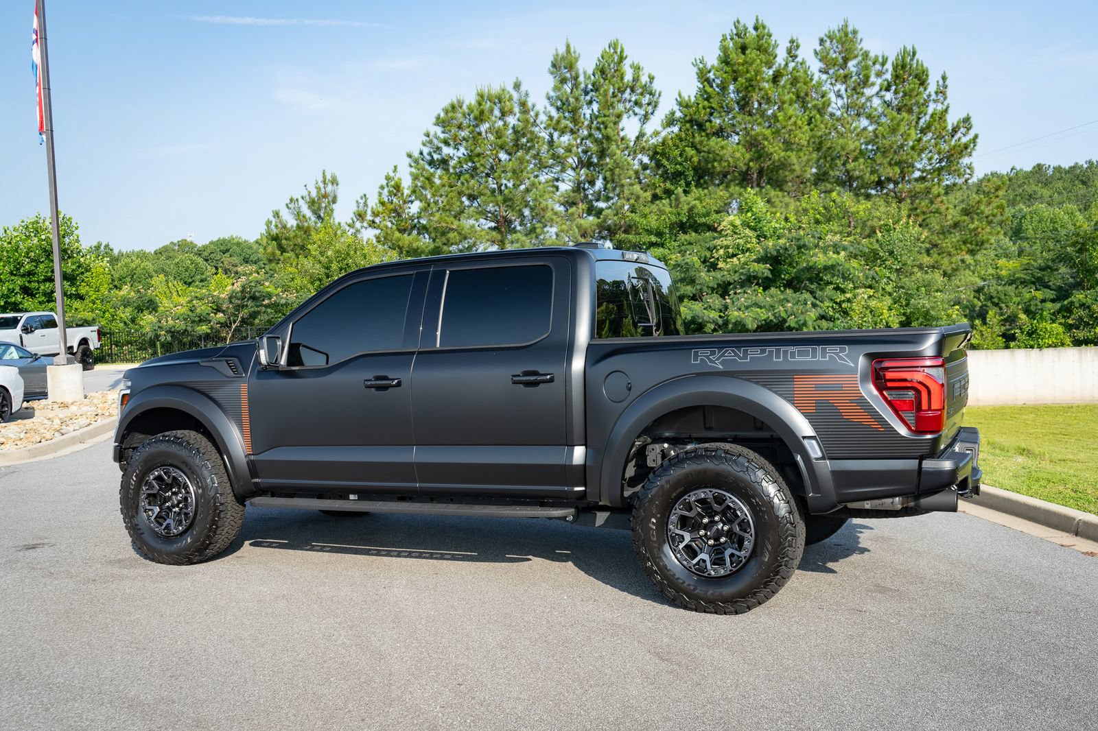 Used 2025 Ford F150 Raptor w/ Equipment Group 803A Raptor R AWD/4WD image 21