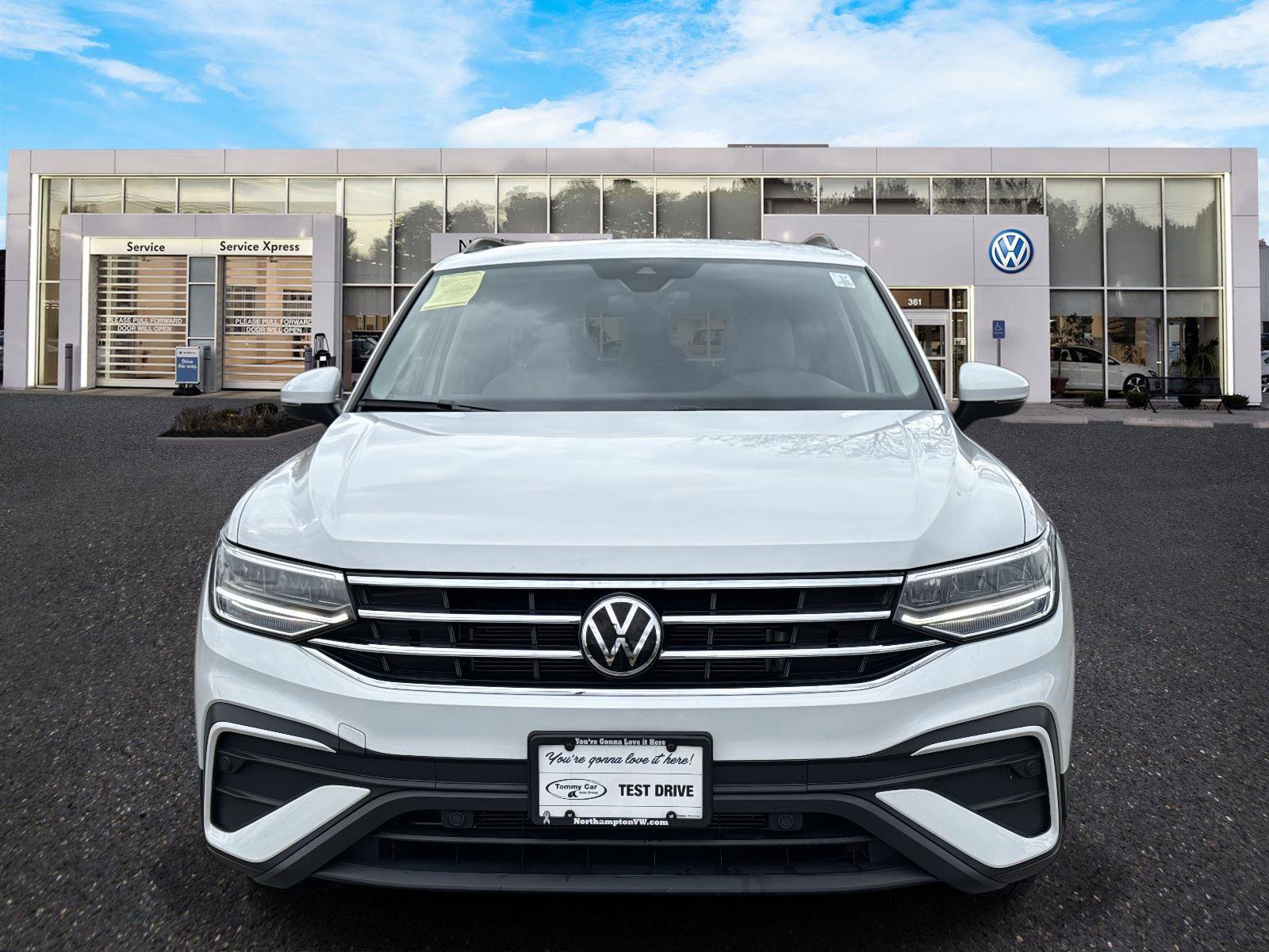 Used 2024 Volkswagen Tiguan S image 2