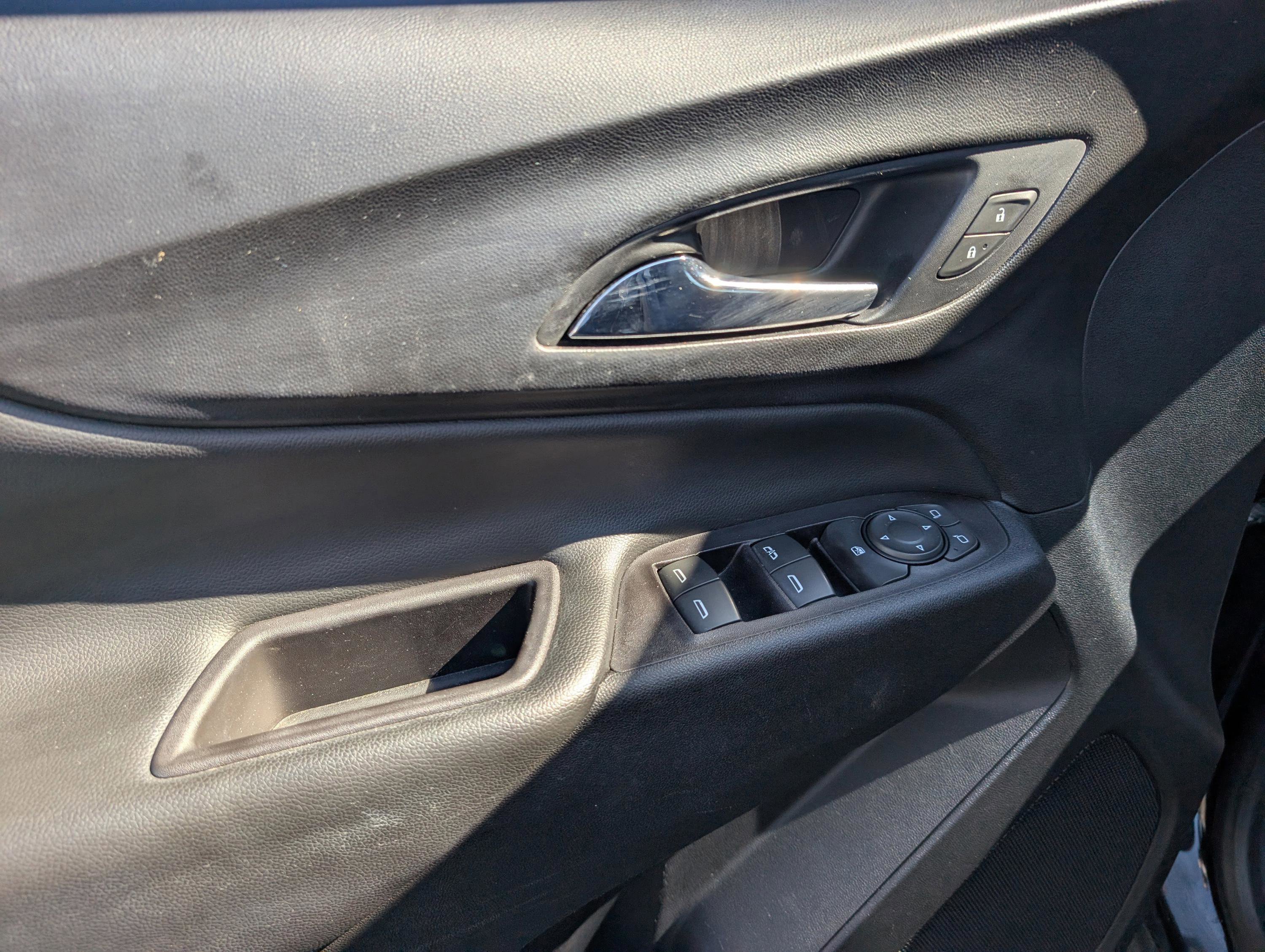 Used 2018 Chevrolet Equinox LT image 9