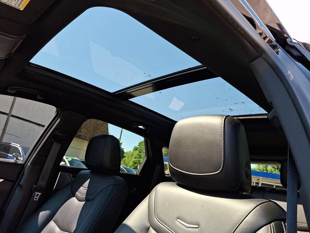 Used 2022 Cadillac XT5 Premium Luxury w/ Technology Package AWD/4WD image 15