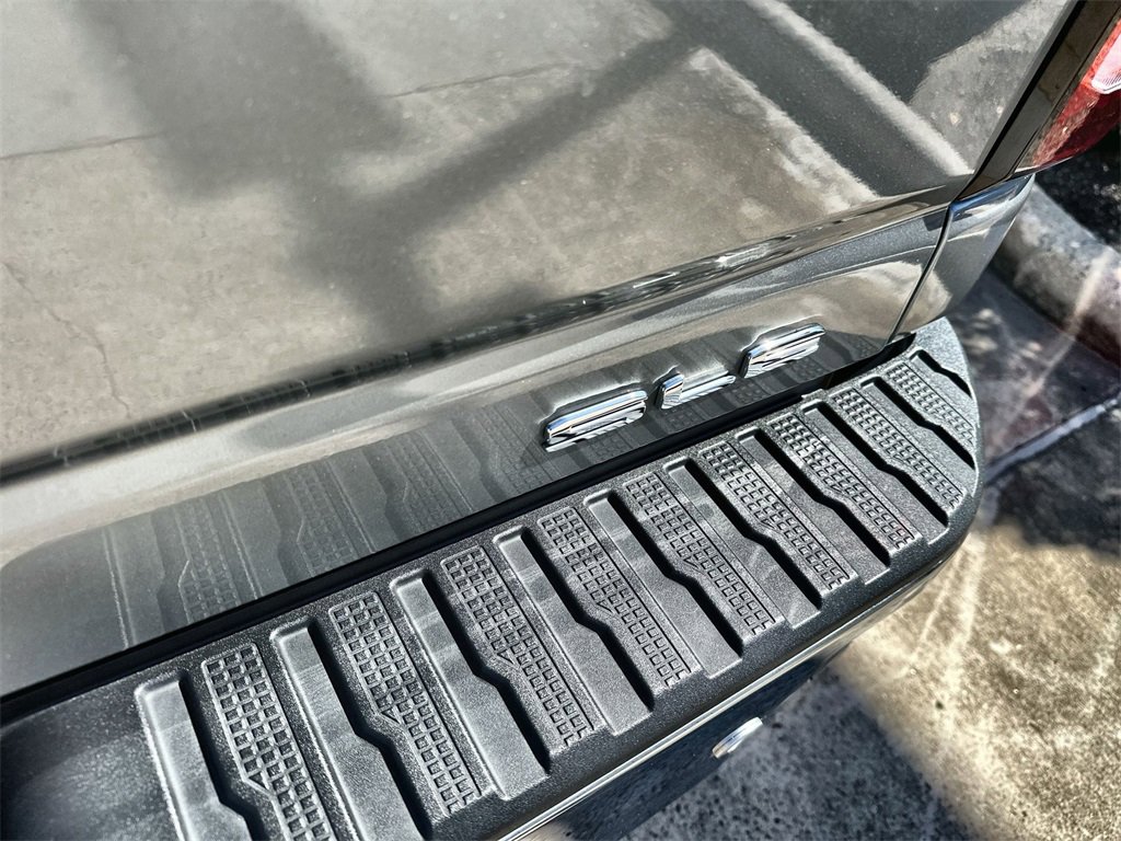 Used 2024 GMC Sierra 3500 SLE w/ SLE Value Package image 14