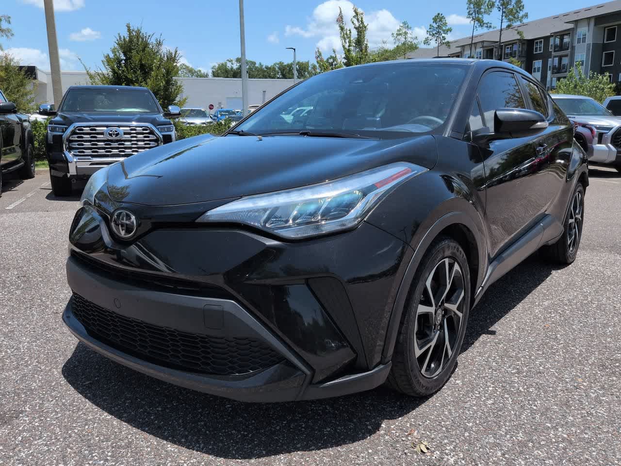 Used 2021 Toyota C-HR XLE FWD image 2