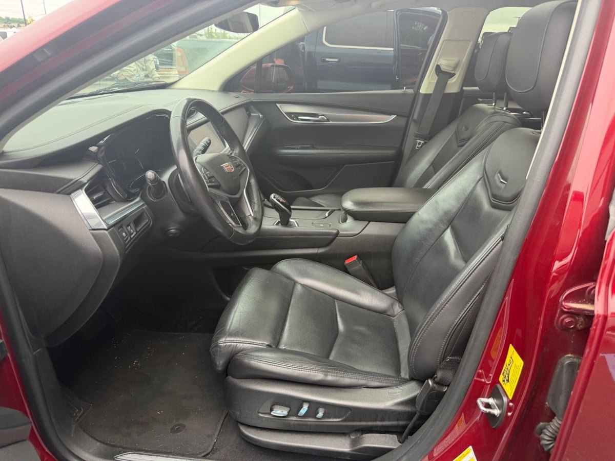 Used 2017 Cadillac XT5 Luxury FWD image 4